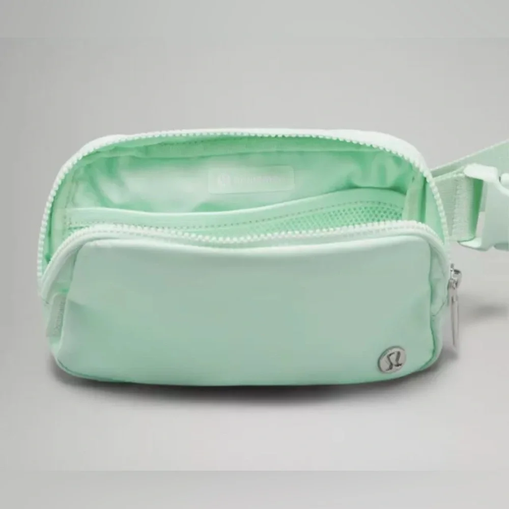 NWT Lululemon Everywheree Belt Bag in Mint Moment - Picture 3 of 8